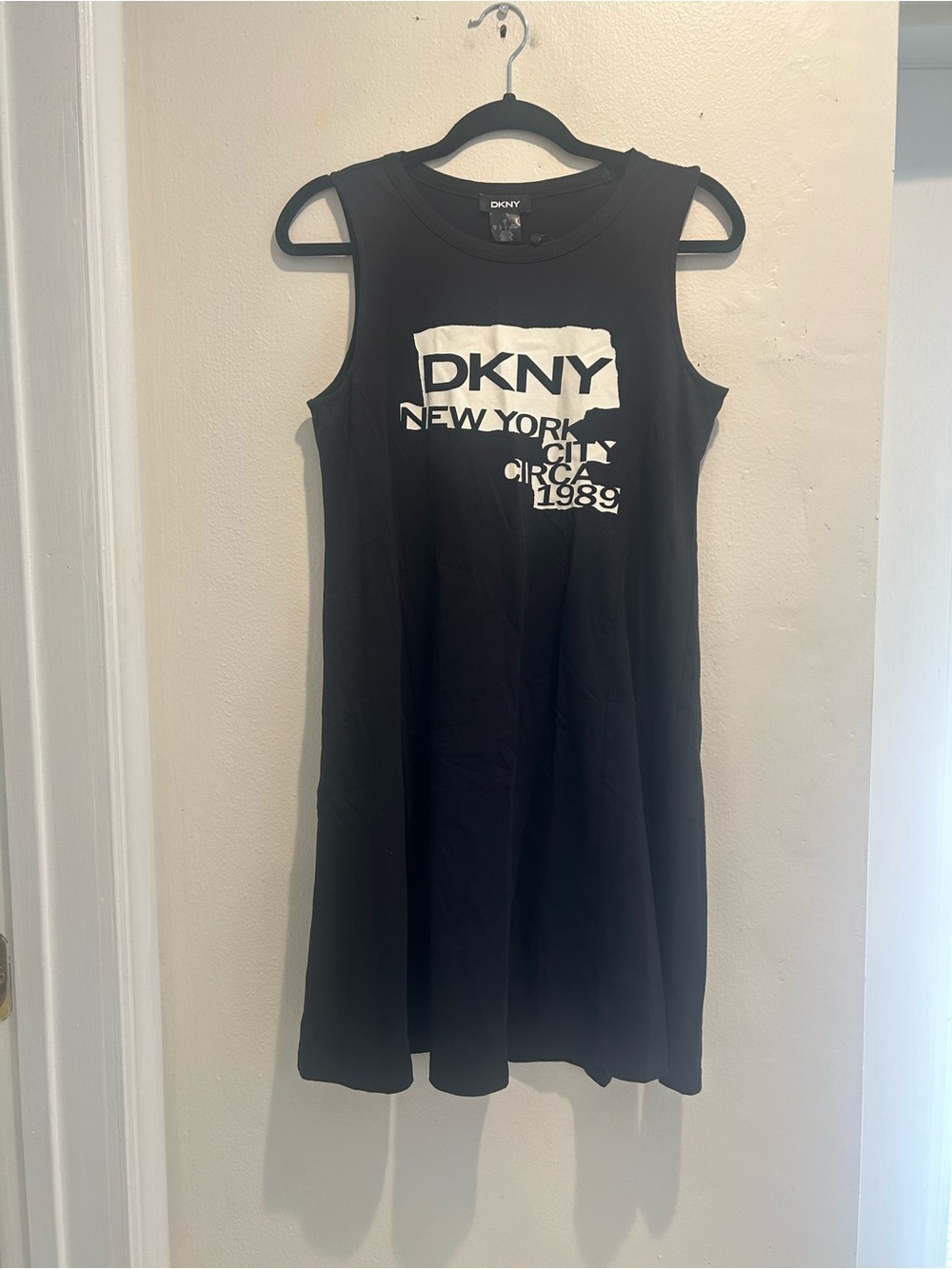 DKNY Black Sleeveless Logo Shift Dress